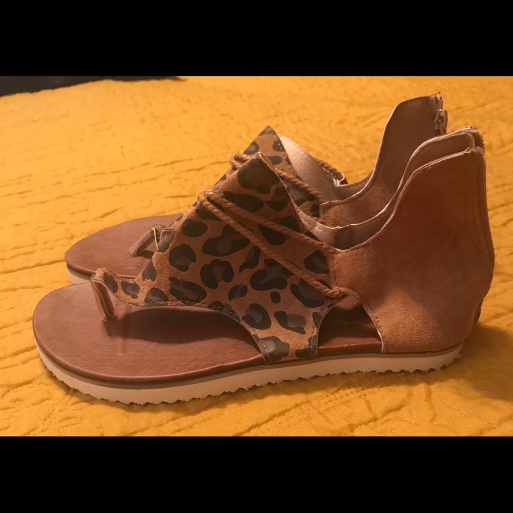Sandals - Picture 2 of 3